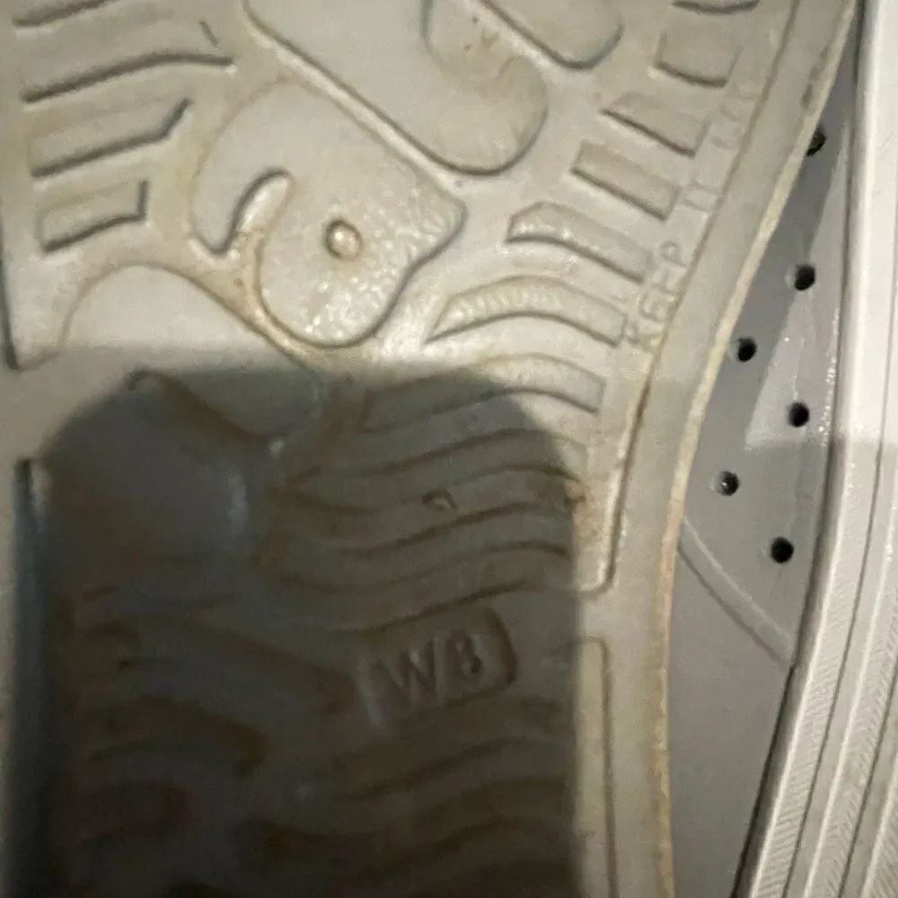 Native Slip ons  - Picture 4 of 5
